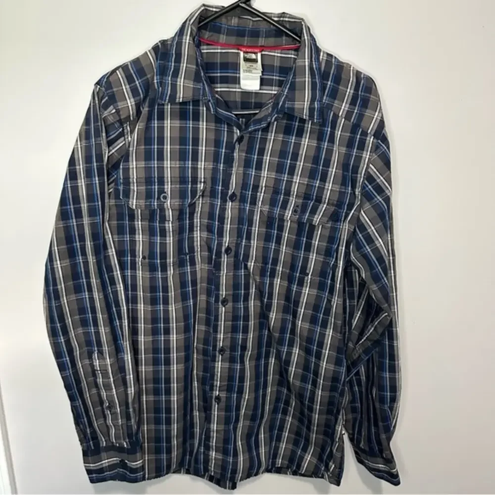 Men’s The North Face Size Medium Blue/Grey Long‎ Sleeve Plaid Button Down Shirt